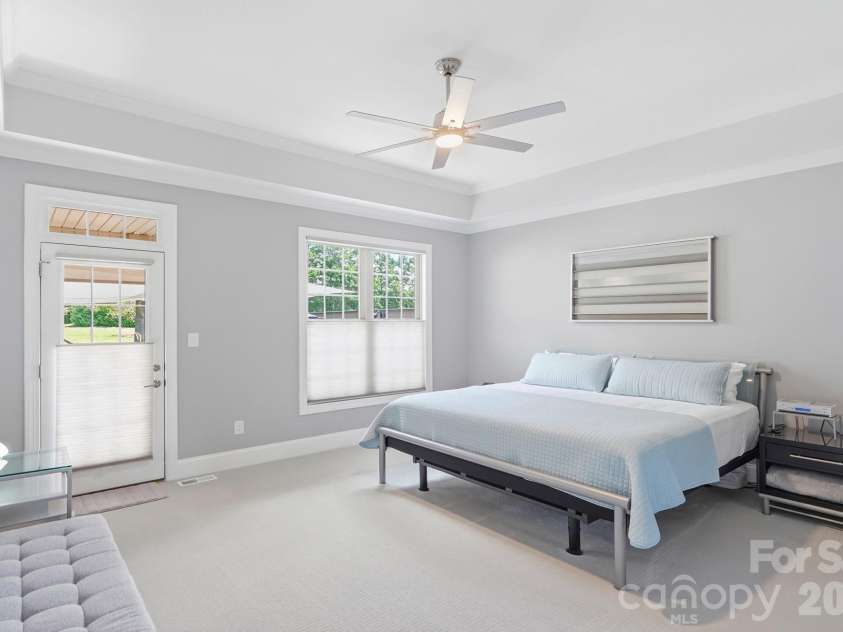 2712 Smith Field Drive, Monroe, NC 28110.  MLS# CAR4410000, YatesRealty ID 44005. Huge Primary Suite with Tray Ceiling