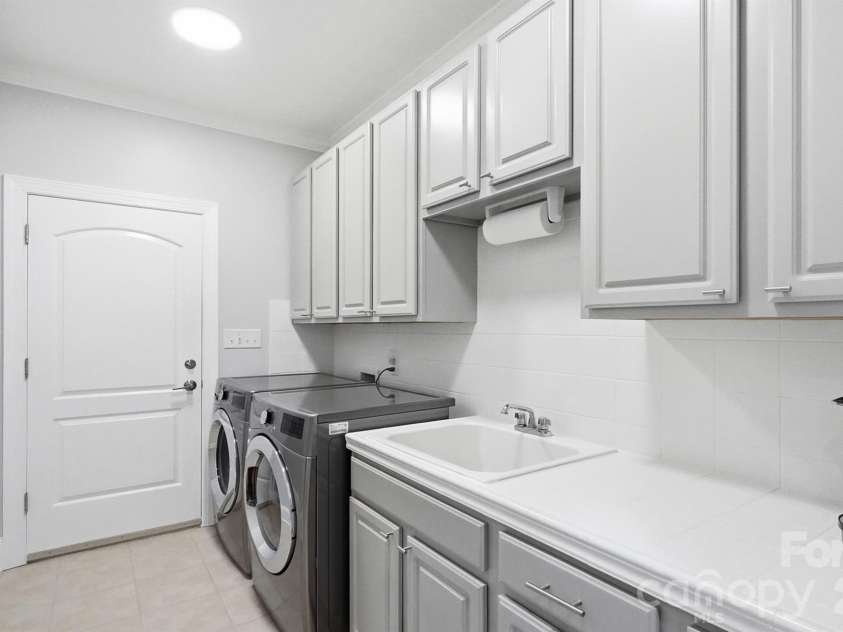 2712 Smith Field Drive, Monroe, NC 28110.  MLS# CAR4410000, YatesRealty ID 44005. Laundry Room