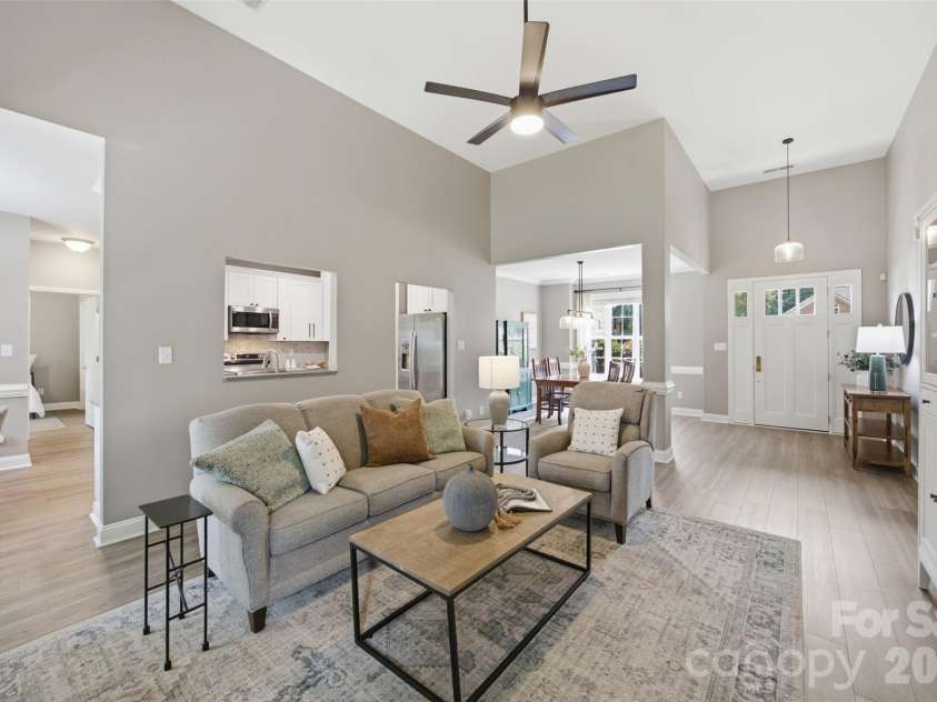 15121 Castlebridge Lane, Matthews, NC 28104.  MLS# CAR4408542, YatesRealty ID 44006. Living Room