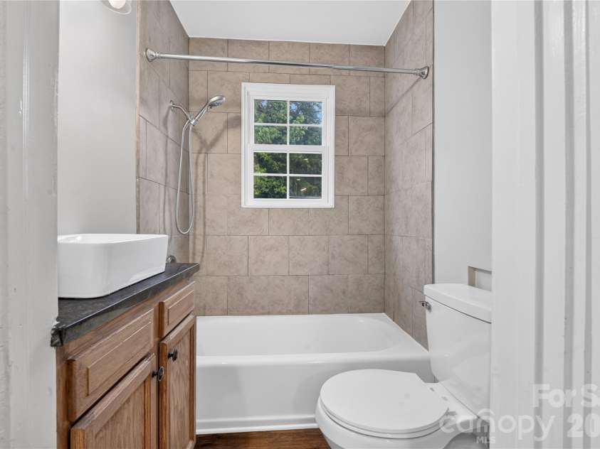 2318 32nd Street, Hickory, NC 28601.  MLS# CAR4414156, YatesRealty ID 44009. 