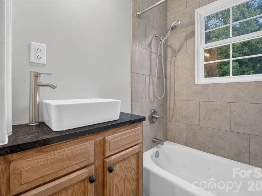 2318 32nd Street, Hickory, NC 28601.  MLS# CAR4414156, YatesRealty ID 44009. 
