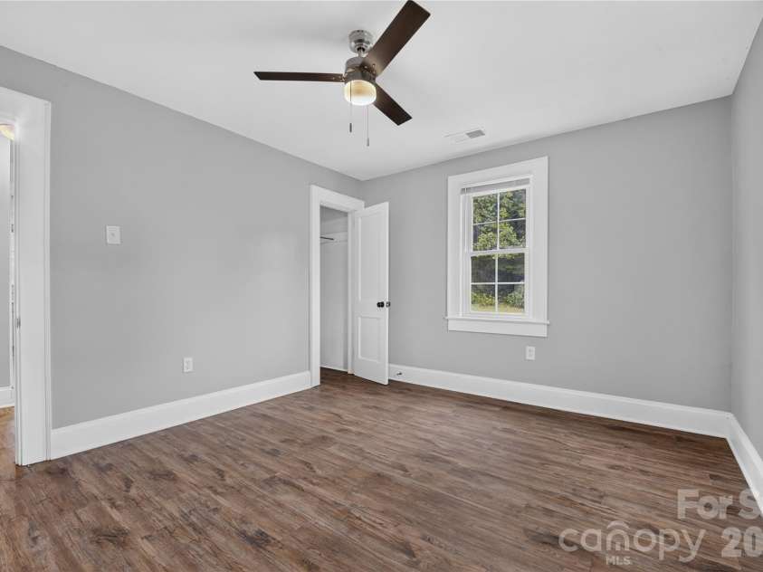 2318 32nd Street, Hickory, NC 28601.  MLS# CAR4414156, YatesRealty ID 44009. 