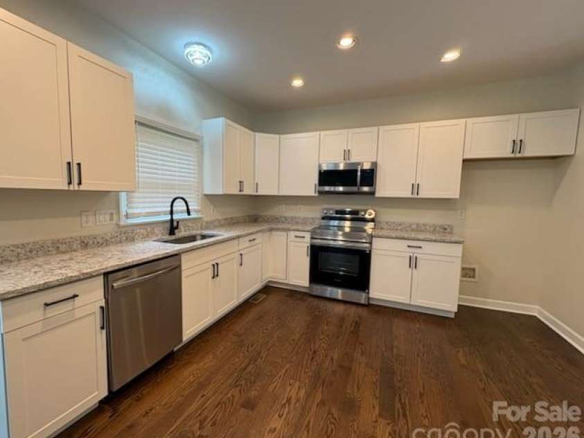 3119 Castlemaine Drive, Charlotte, NC 28269.  MLS# CAR4413984, YatesRealty ID 44010. 