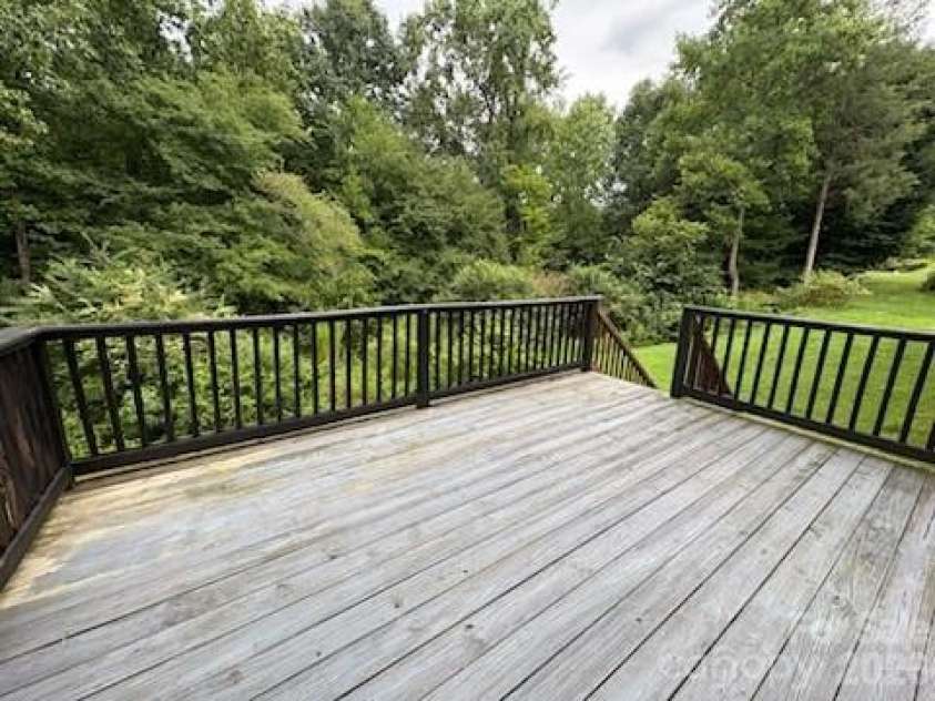 3119 Castlemaine Drive, Charlotte, NC 28269.  MLS# CAR4413984, YatesRealty ID 44010. 