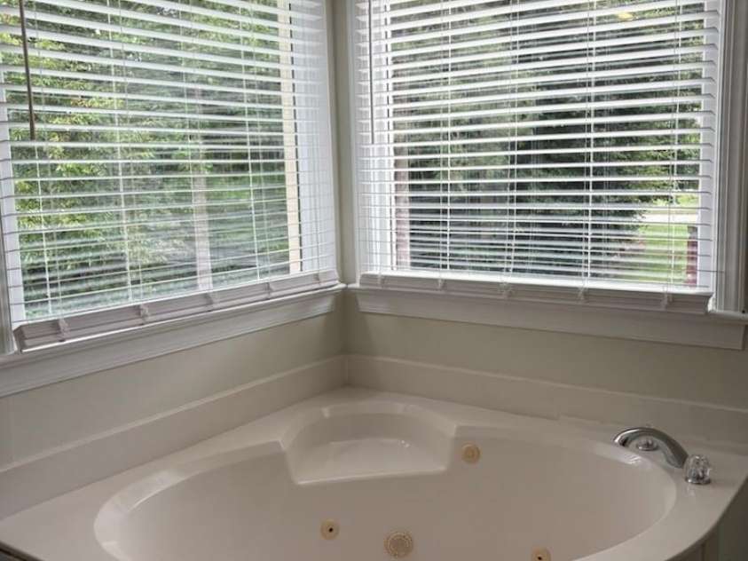 3119 Castlemaine Drive, Charlotte, NC 28269.  MLS# CAR4413984, YatesRealty ID 44010. 