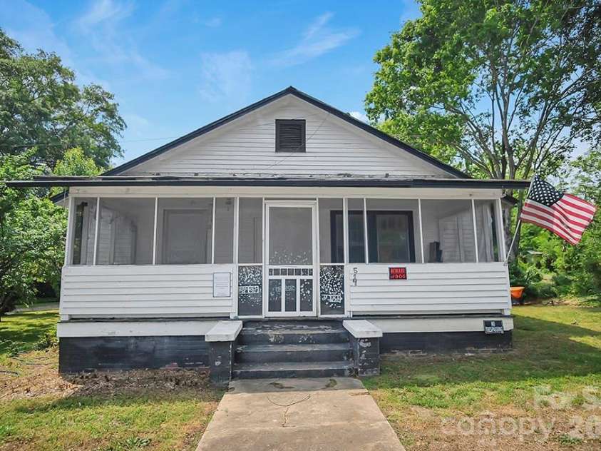 514 Martin Street, Shelby, NC 28150.  MLS# CAR4414432, YatesRealty ID 44017. 