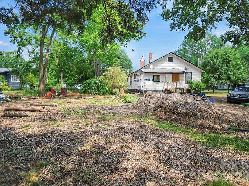 514 Martin Street, Shelby, NC 28150.  MLS# CAR4414432, YatesRealty ID 44017. 