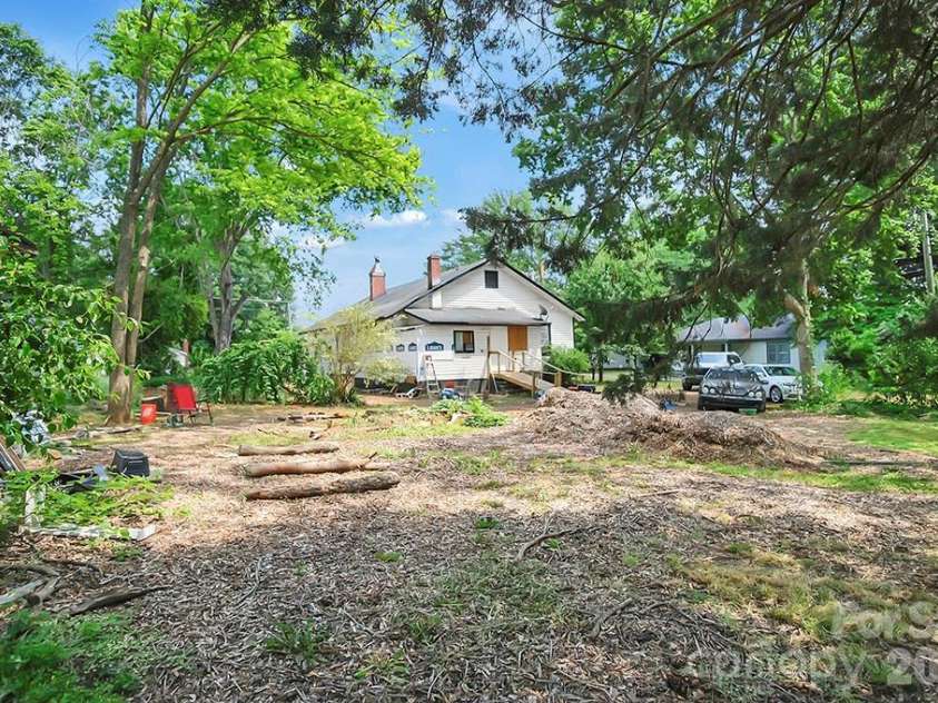 514 Martin Street, Shelby, NC 28150.  MLS# CAR4414432, YatesRealty ID 44017. 