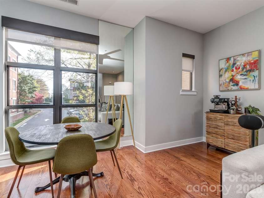 664 Garden District Drive, Charlotte, NC 28202.  MLS# CAR4410067, YatesRealty ID 44018. Dining area