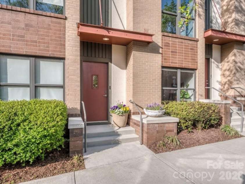 664 Garden District Drive, Charlotte, NC 28202.  MLS# CAR4410067, YatesRealty ID 44018. Front entry