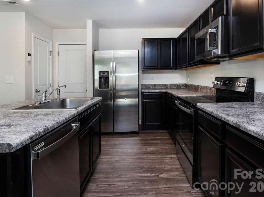 4208 Bowline Drive, Charlotte, NC 28269.  MLS# CAR4357648, YatesRealty ID 4402. 