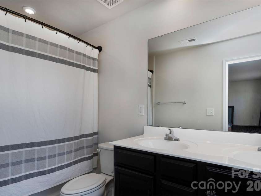 4208 Bowline Drive, Charlotte, NC 28269.  MLS# CAR4357648, YatesRealty ID 4402. 