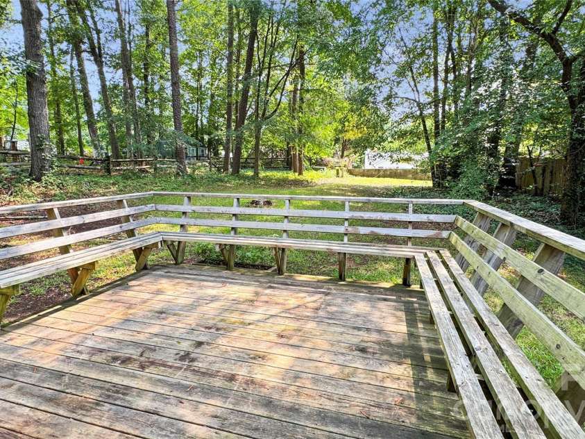 2820 Royal Ridge Lane, Charlotte, NC 28212.  MLS# CAR4411701, YatesRealty ID 44021. 