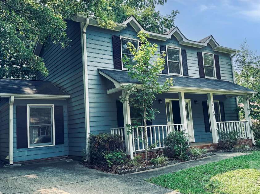 2820 Royal Ridge Lane, Charlotte, NC 28212.  MLS# CAR4411701, YatesRealty ID 44021. 