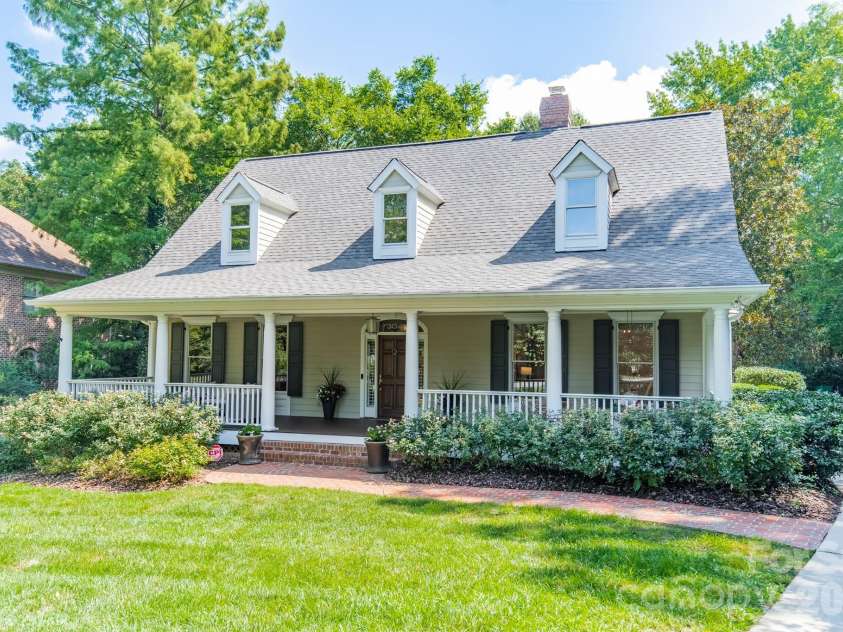 304 Canterbury Road, Charlotte, NC 28211.  MLS# CAR4411496, YatesRealty ID 44022. 