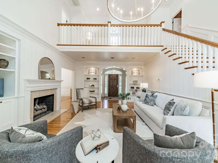304 Canterbury Road, Charlotte, NC 28211.  MLS# CAR4411496, YatesRealty ID 44022. 