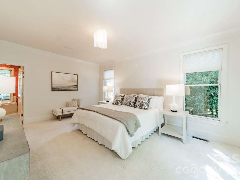 304 Canterbury Road, Charlotte, NC 28211.  MLS# CAR4411496, YatesRealty ID 44022. 