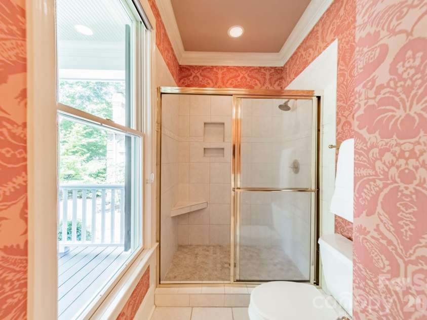 304 Canterbury Road, Charlotte, NC 28211.  MLS# CAR4411496, YatesRealty ID 44022. 