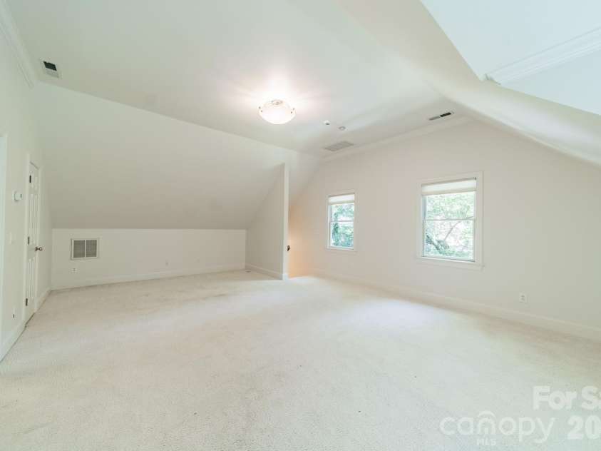 304 Canterbury Road, Charlotte, NC 28211.  MLS# CAR4411496, YatesRealty ID 44022. 
