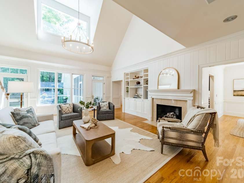 304 Canterbury Road, Charlotte, NC 28211.  MLS# CAR4411496, YatesRealty ID 44022. 