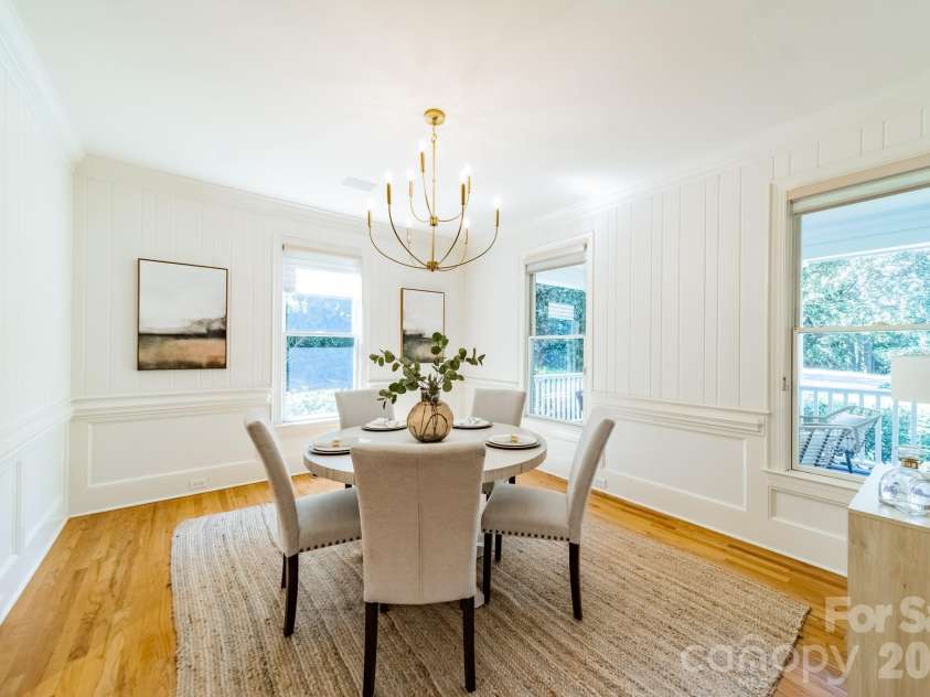304 Canterbury Road, Charlotte, NC 28211.  MLS# CAR4411496, YatesRealty ID 44022. 