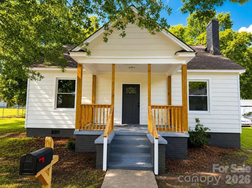 609 Dallas Street, Chester, SC 29706.  MLS# CAR4414278, YatesRealty ID 44028. 
