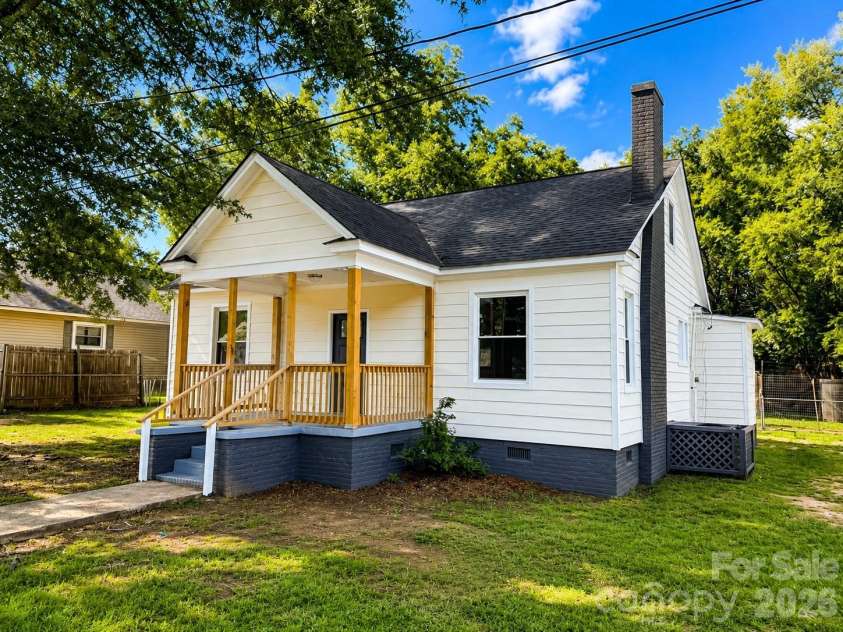 609 Dallas Street, Chester, SC 29706.  MLS# CAR4414278, YatesRealty ID 44028. 