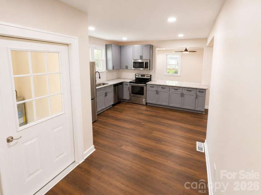 609 Dallas Street, Chester, SC 29706.  MLS# CAR4414278, YatesRealty ID 44028. 