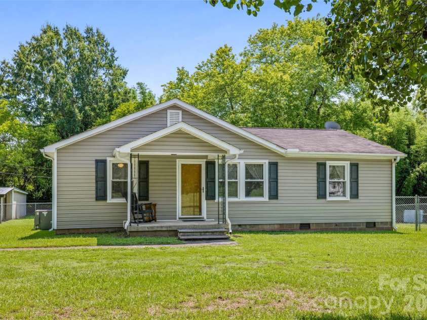 1615 Harris Road, Fort Mill, SC 29708.  MLS# CAR4413178, YatesRealty ID 44029. 