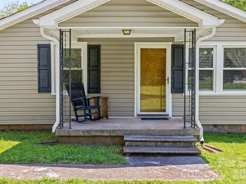 1615 Harris Road, Fort Mill, SC 29708.  MLS# CAR4413178, YatesRealty ID 44029. 