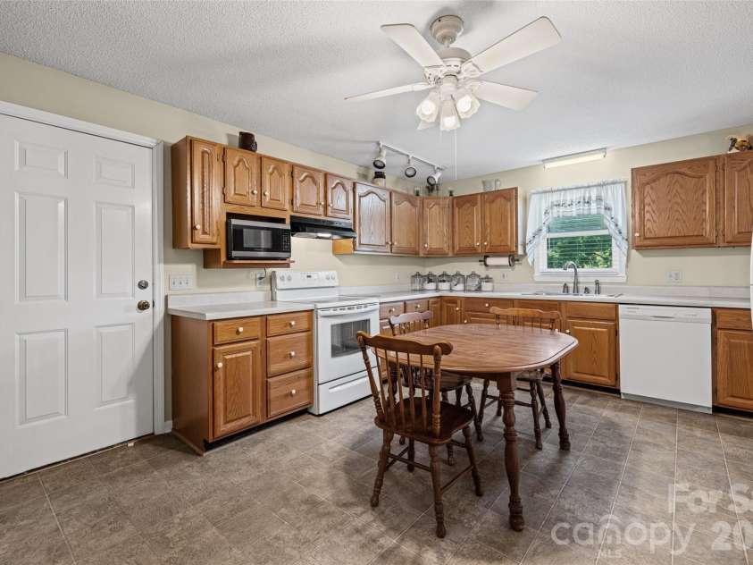 1615 Harris Road, Fort Mill, SC 29708.  MLS# CAR4413178, YatesRealty ID 44029. 