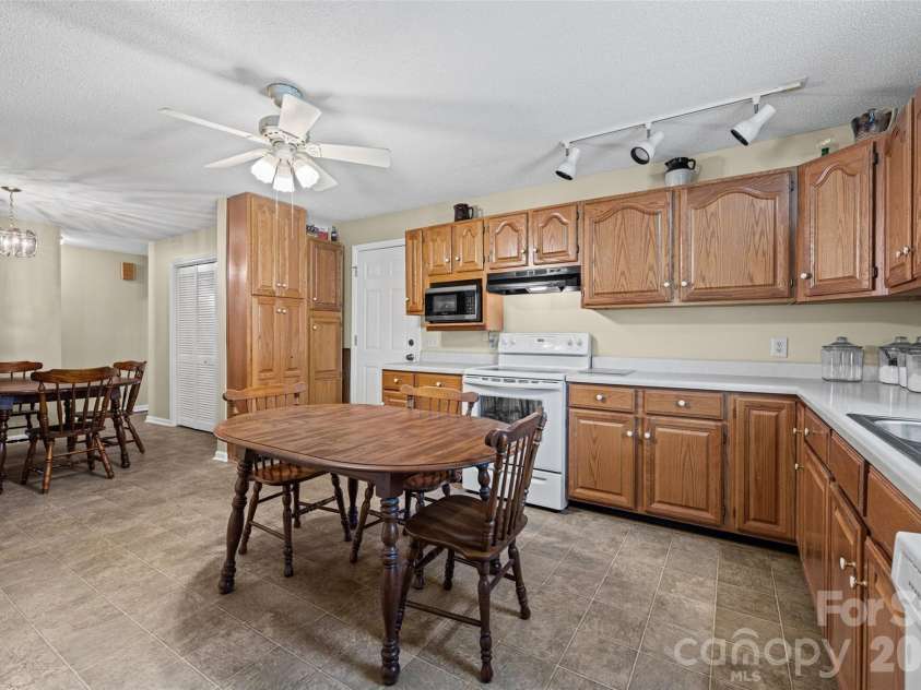 1615 Harris Road, Fort Mill, SC 29708.  MLS# CAR4413178, YatesRealty ID 44029. 