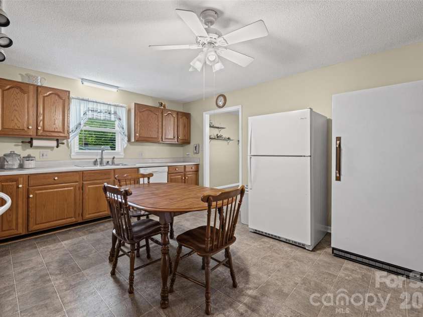 1615 Harris Road, Fort Mill, SC 29708.  MLS# CAR4413178, YatesRealty ID 44029. 