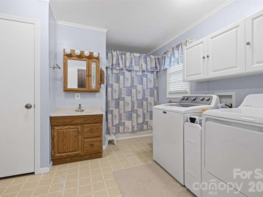 1615 Harris Road, Fort Mill, SC 29708.  MLS# CAR4413178, YatesRealty ID 44029. 
