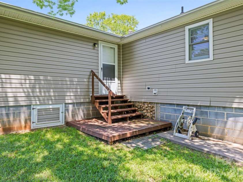 1615 Harris Road, Fort Mill, SC 29708.  MLS# CAR4413178, YatesRealty ID 44029. 