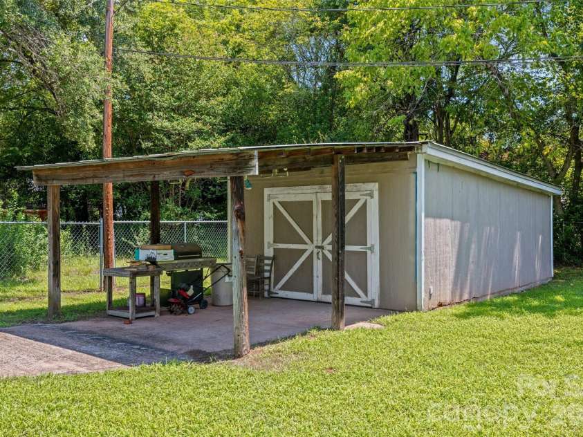 1615 Harris Road, Fort Mill, SC 29708.  MLS# CAR4413178, YatesRealty ID 44029. 