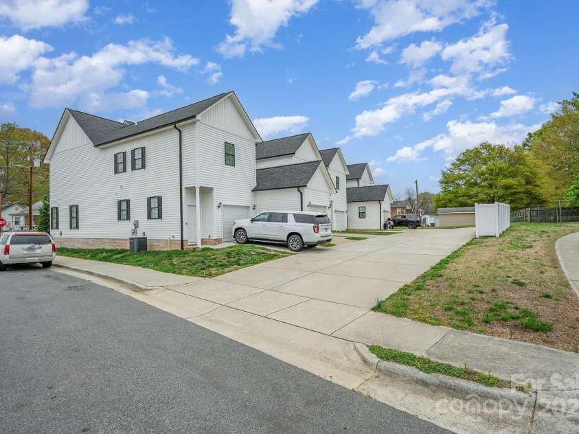 253 G Street, Kannapolis, NC 28081.  MLS# CAR4239201, YatesRealty ID 4403. 