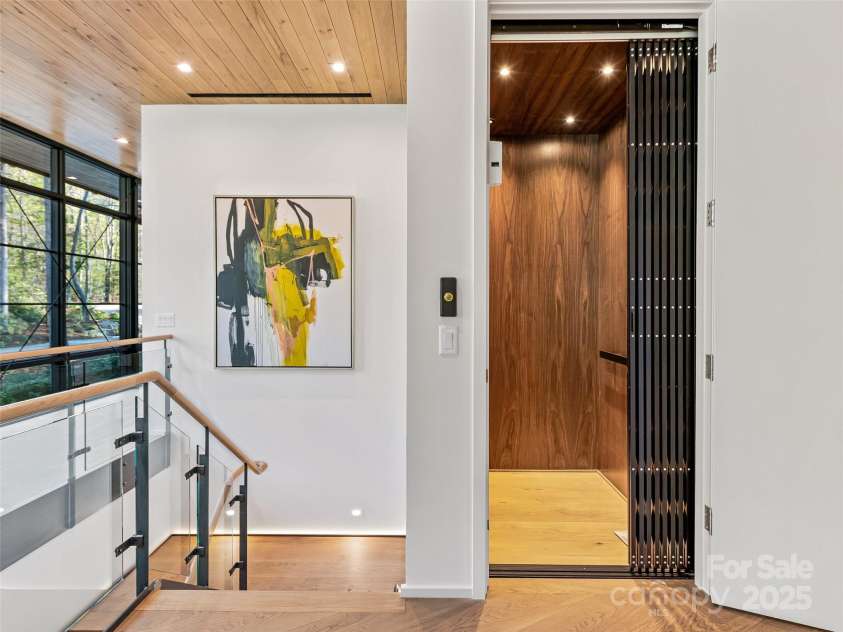 374 Walnut Valley Parkway, Arden, NC 28704.  MLS# CAR4130305, YatesRealty ID 4403. 