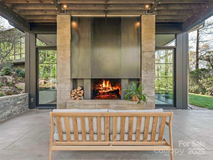 374 Walnut Valley Parkway, Arden, NC 28704.  MLS# CAR4130305, YatesRealty ID 4403. 