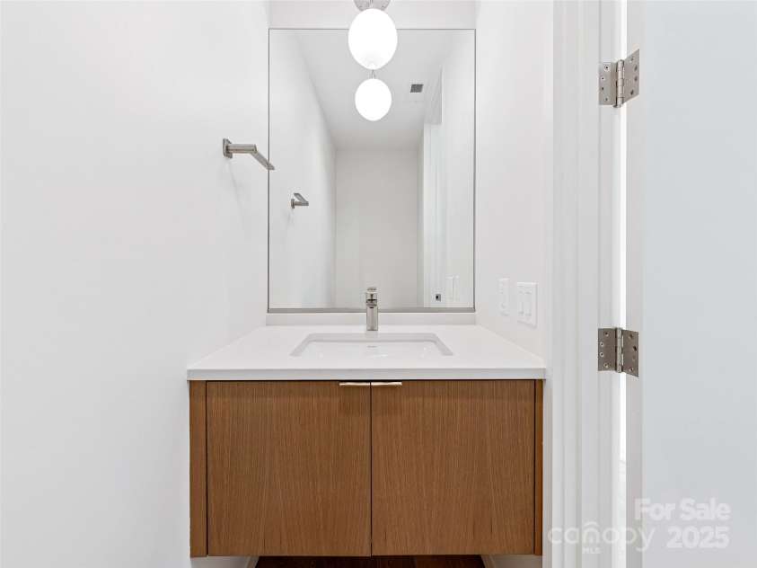 374 Walnut Valley Parkway, Arden, NC 28704.  MLS# CAR4130305, YatesRealty ID 4403. 