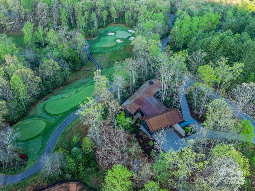 374 Walnut Valley Parkway, Arden, NC 28704.  MLS# CAR4130305, YatesRealty ID 4403. 