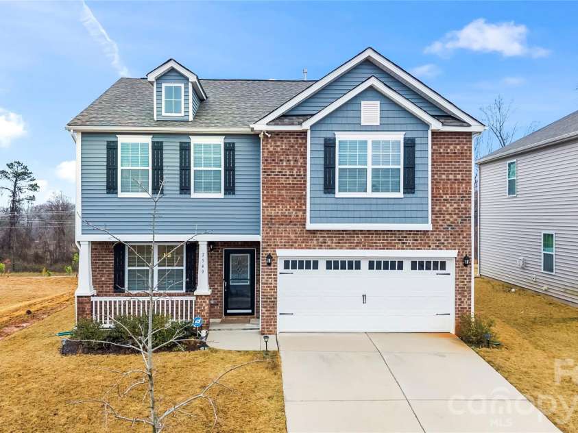 7549 Stonehouse Drive, Gastonia, NC 28056.  MLS# CAR4354582, YatesRealty ID 4403. 