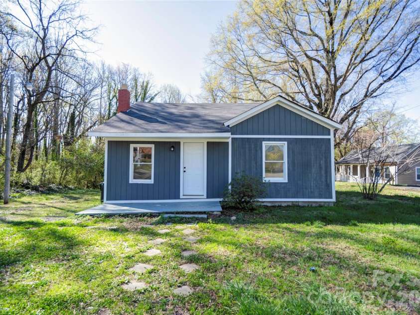 113 Morris Street, Kings Mountain, NC 28086.  MLS# CAR4414556, YatesRealty ID 44030. 