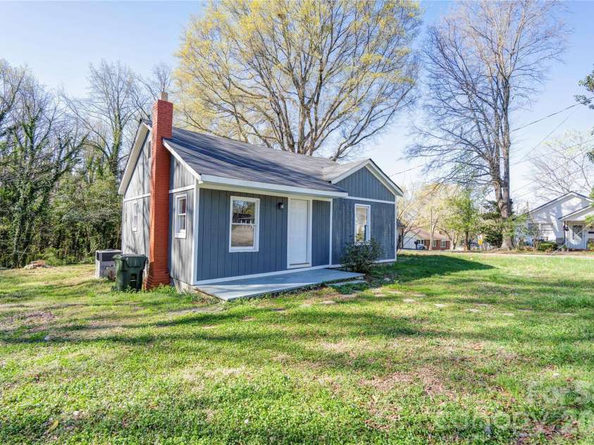 113 Morris Street, Kings Mountain, NC 28086.  MLS# CAR4414556, YatesRealty ID 44030. 