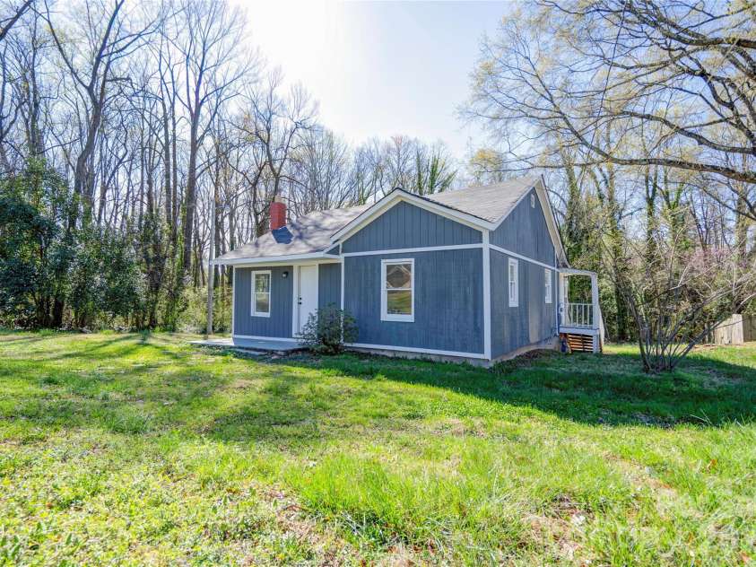 113 Morris Street, Kings Mountain, NC 28086.  MLS# CAR4414556, YatesRealty ID 44030. 