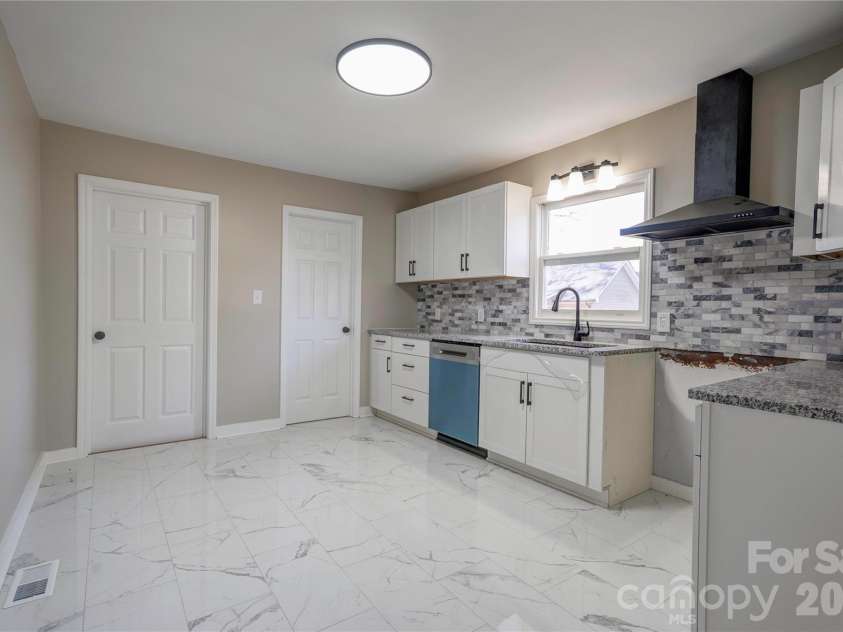 113 Morris Street, Kings Mountain, NC 28086.  MLS# CAR4414556, YatesRealty ID 44030. 