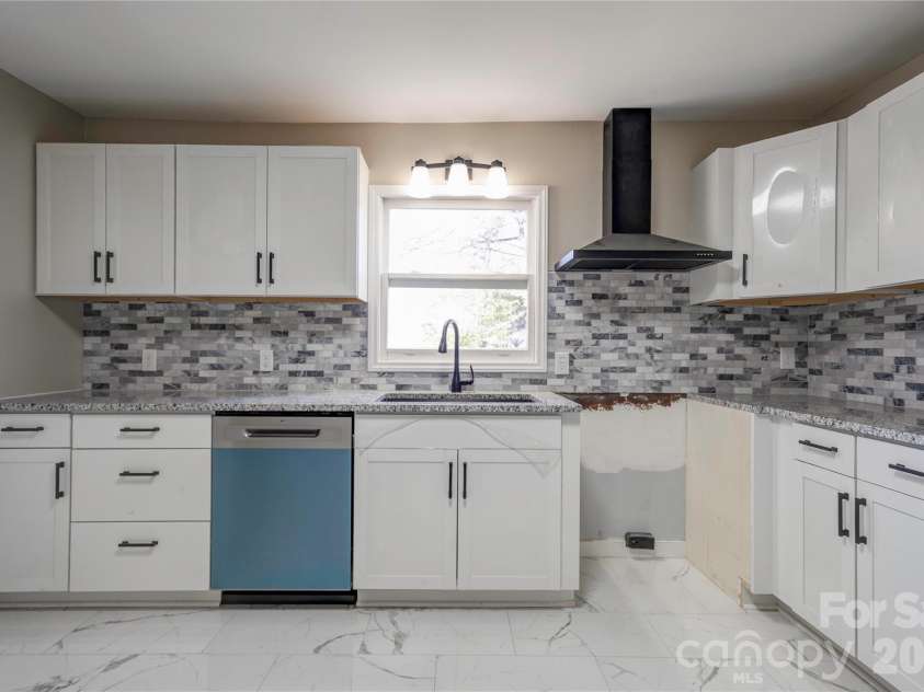 113 Morris Street, Kings Mountain, NC 28086.  MLS# CAR4414556, YatesRealty ID 44030. 