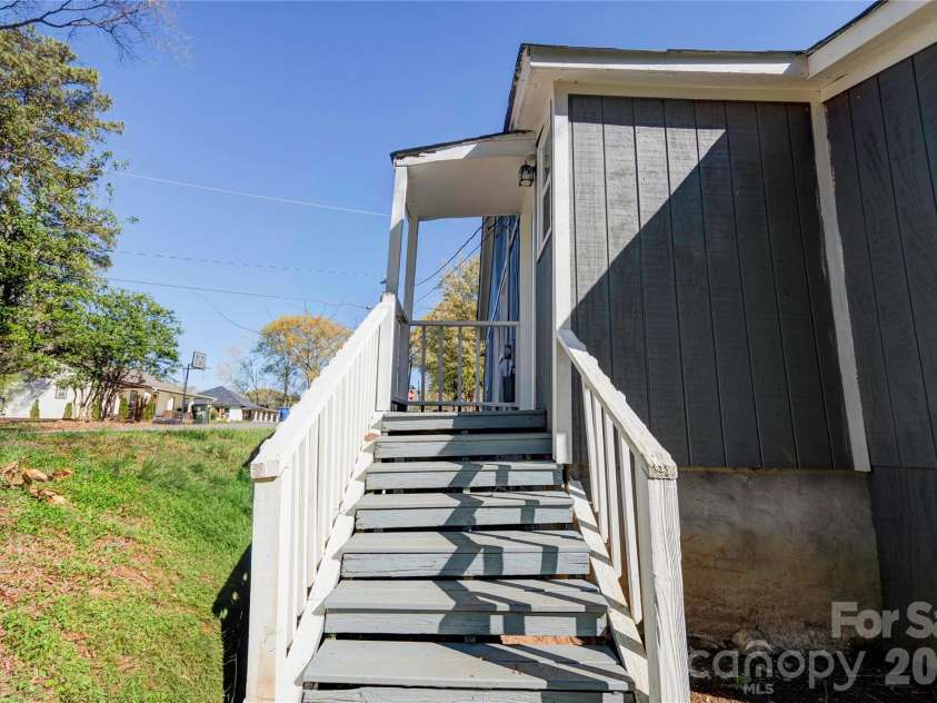 113 Morris Street, Kings Mountain, NC 28086.  MLS# CAR4414556, YatesRealty ID 44030. 