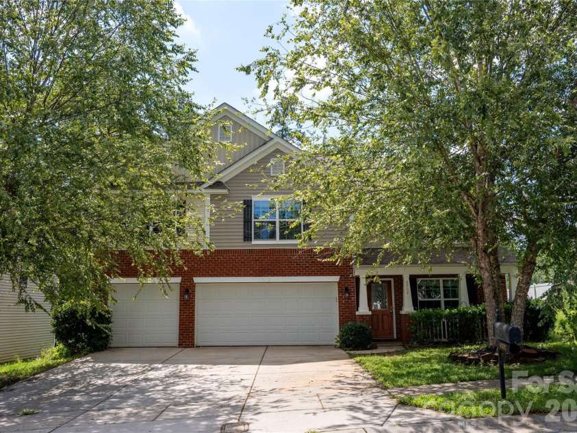 9702 Pond Vista Court, Charlotte, NC 28216.  MLS# CAR4411625, YatesRealty ID 44031. 
