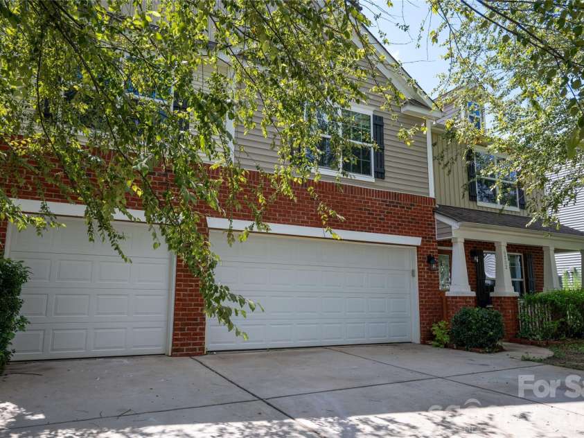9702 Pond Vista Court, Charlotte, NC 28216.  MLS# CAR4411625, YatesRealty ID 44031. 